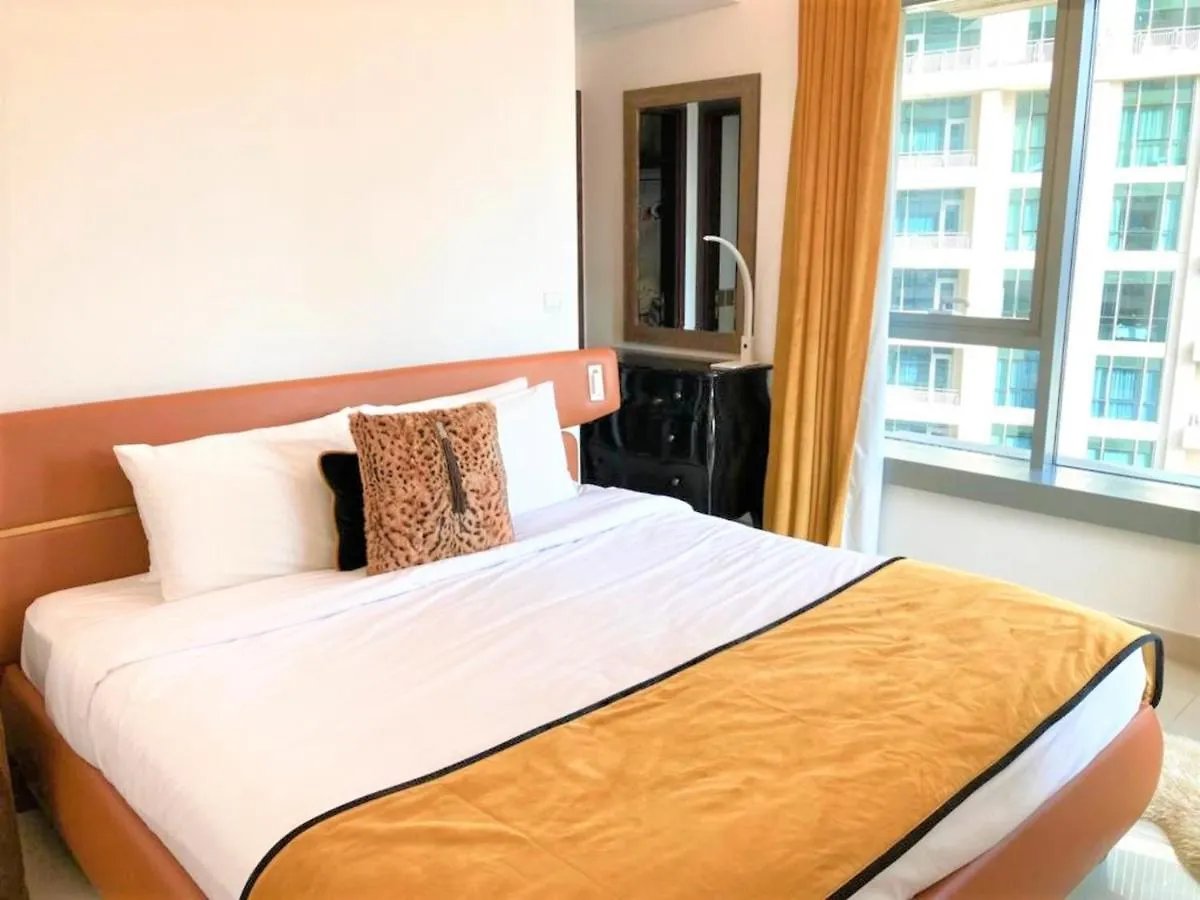 Stunning Downtown Apartment With Balcony Dubai