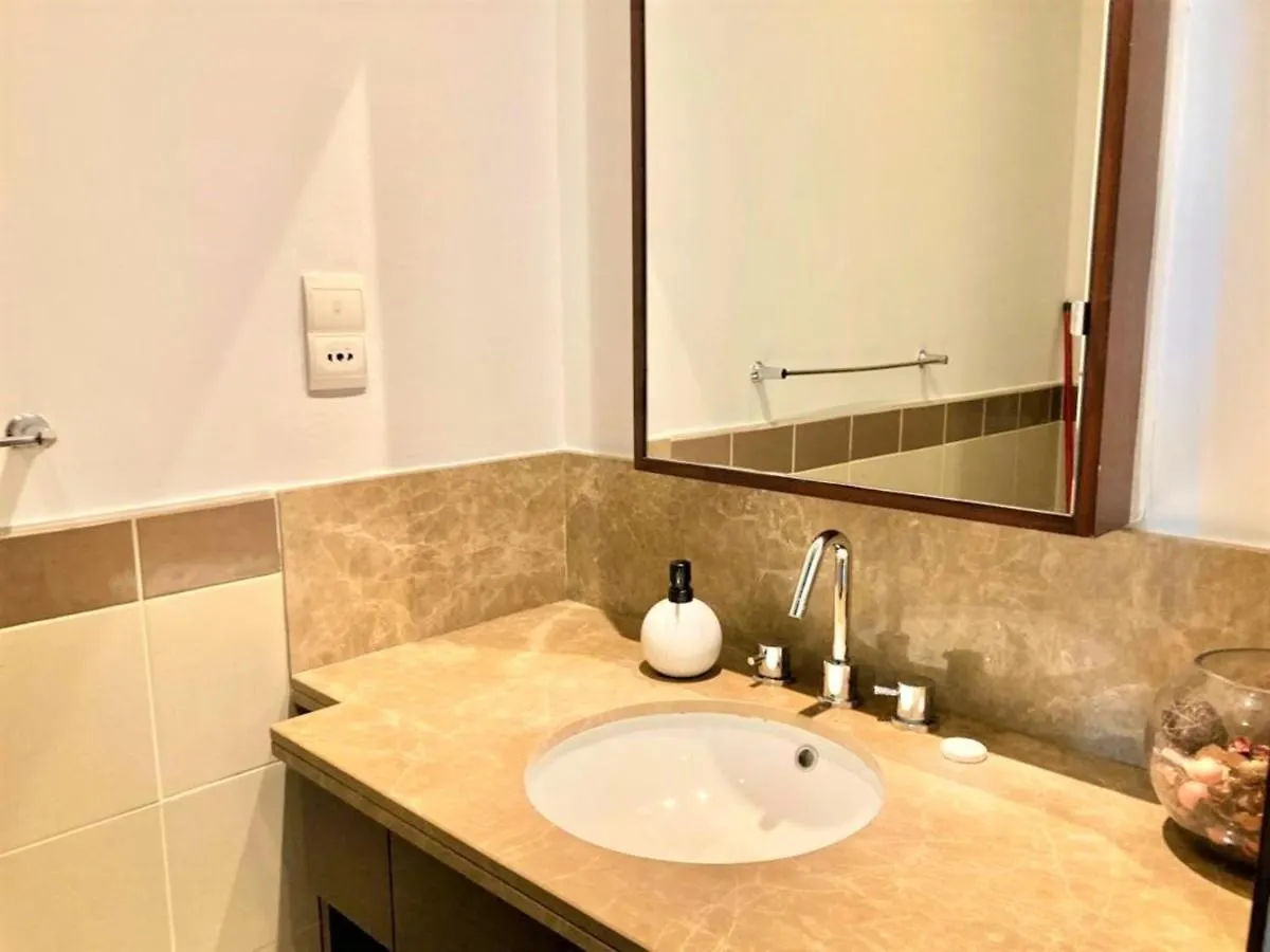 Stunning Downtown Apartment With Balcony Dubai